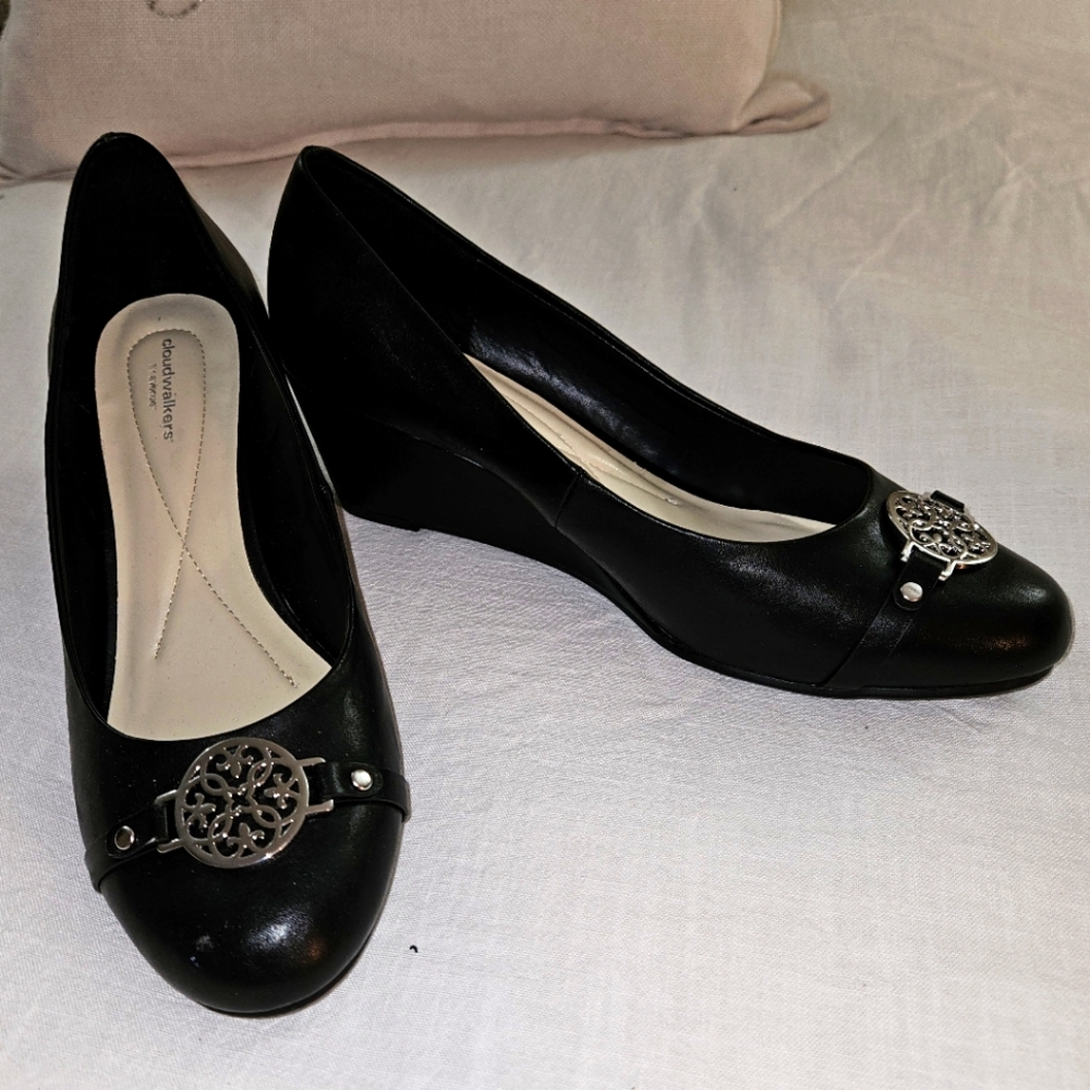 11 Wide Avenue Cloudwalkers Black Wedges